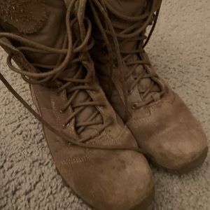 Bates coyote brown boots 5.5R